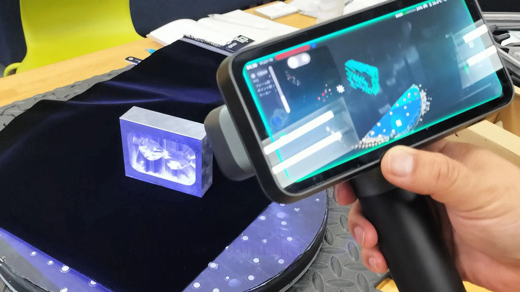【3Dスキャン精度が変わる】黒背景で“スキャンされない環境”を作ったら、ノイズが消えた話